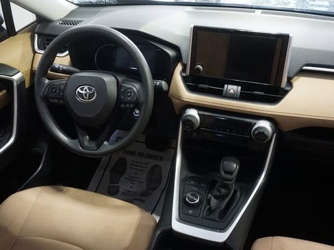 Used 2025 Toyota RAV4 LE image 23