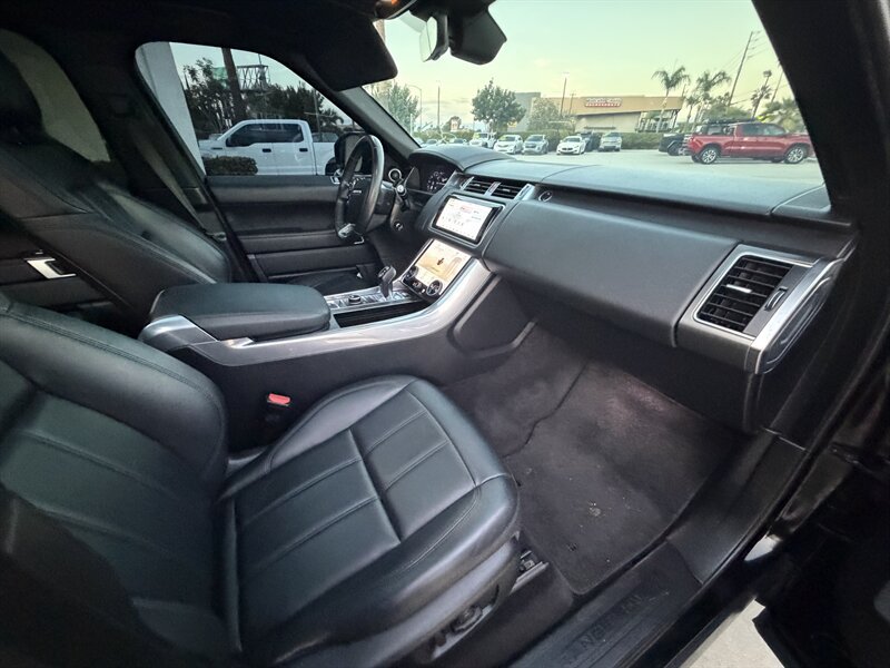 Used 2020 Land Rover Range Rover Sport SE AWD/4WD image 15