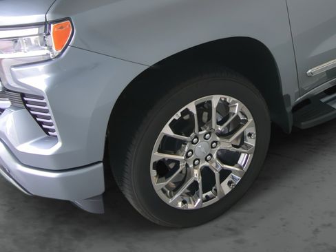 Used 2025 Chevrolet Silverado 1500 High Country w/ High Country Premium Package image 7