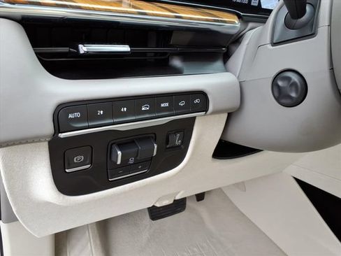 Used 2024 Cadillac Escalade Sport Platinum AWD/4WD image 32