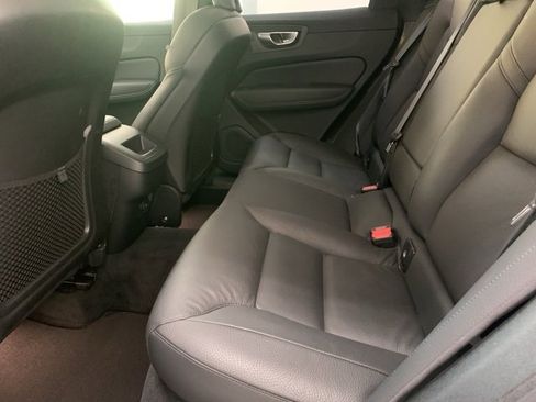 Certified 2025 Volvo XC60 B5 Plus image 8