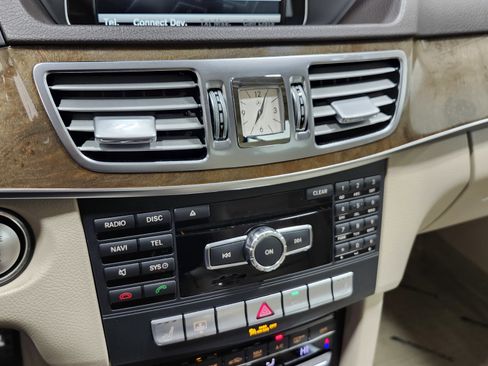Used 2015 Mercedes-Benz E 350 4MATIC Sedan image 34