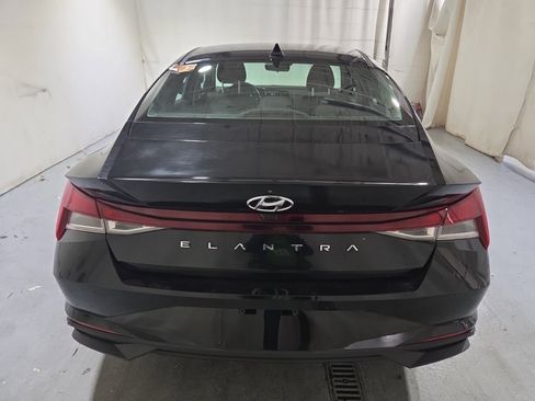 Used 2022 Hyundai Elantra SEL w/ Convenience Package FWD image 6