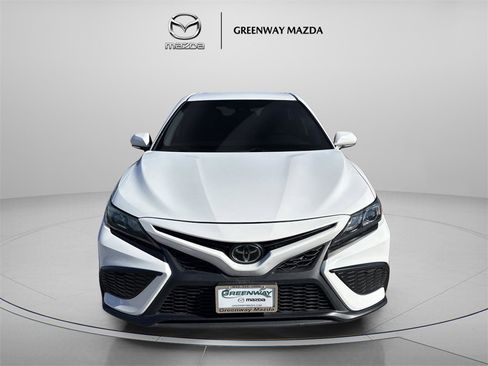 Used 2023 Toyota Camry SE image 2