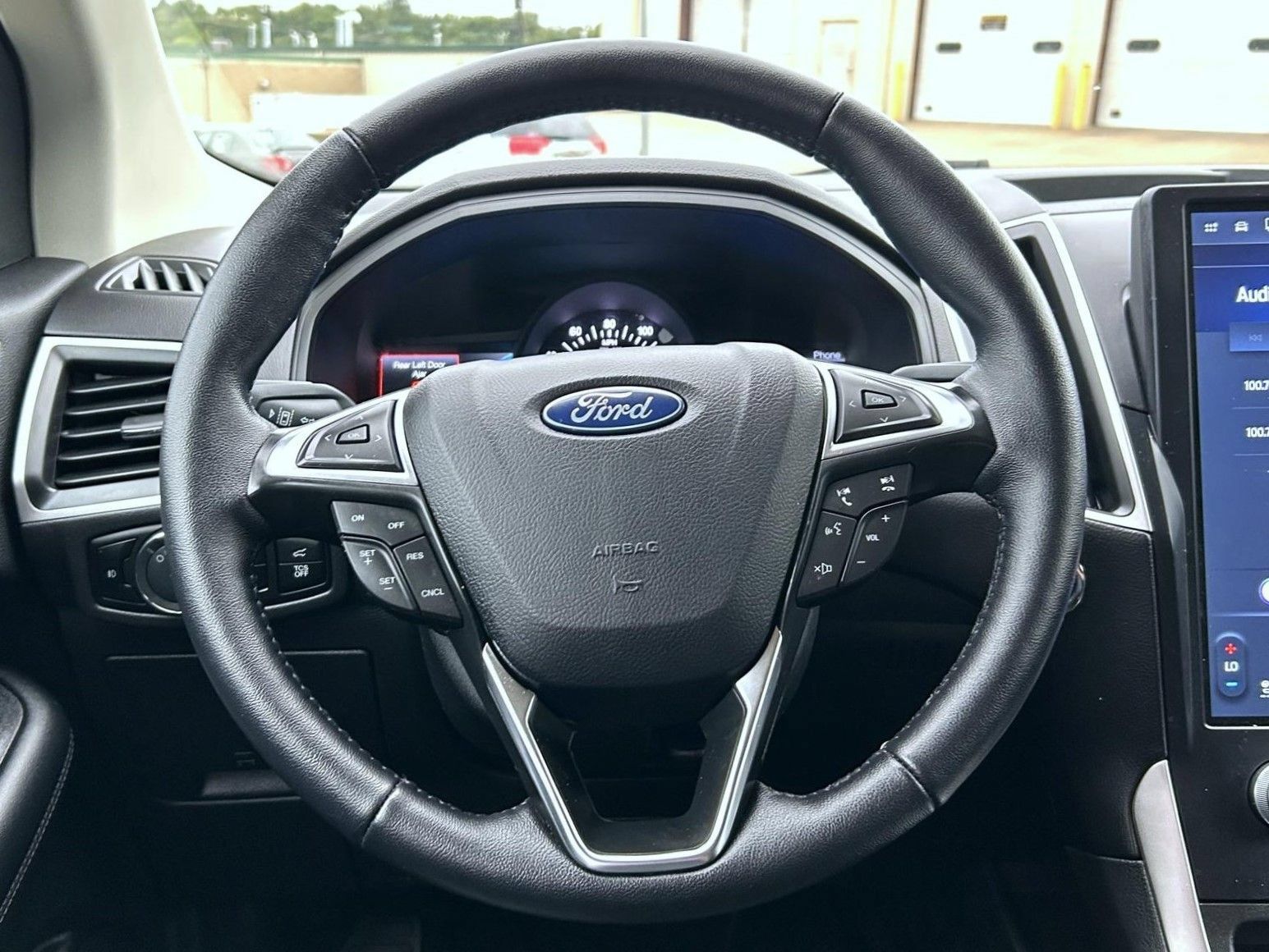 Used 2024 Ford Edge SEL w/ Convenience Package AWD/4WD image 11