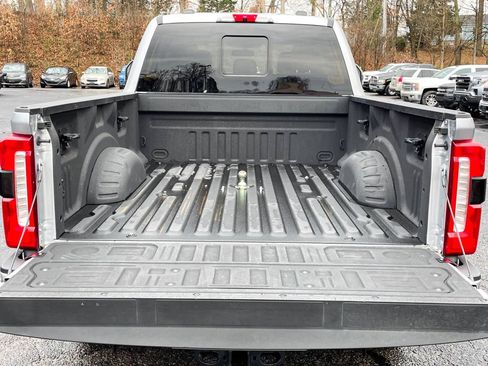 Used 2023 Ford F250 Lariat w/ Sport Appearance Package image 9