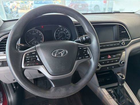 Used 2017 Hyundai Elantra SE image 17