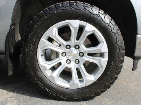 Used 2023 Chevrolet Silverado 1500 LTZ AWD/4WD image 6