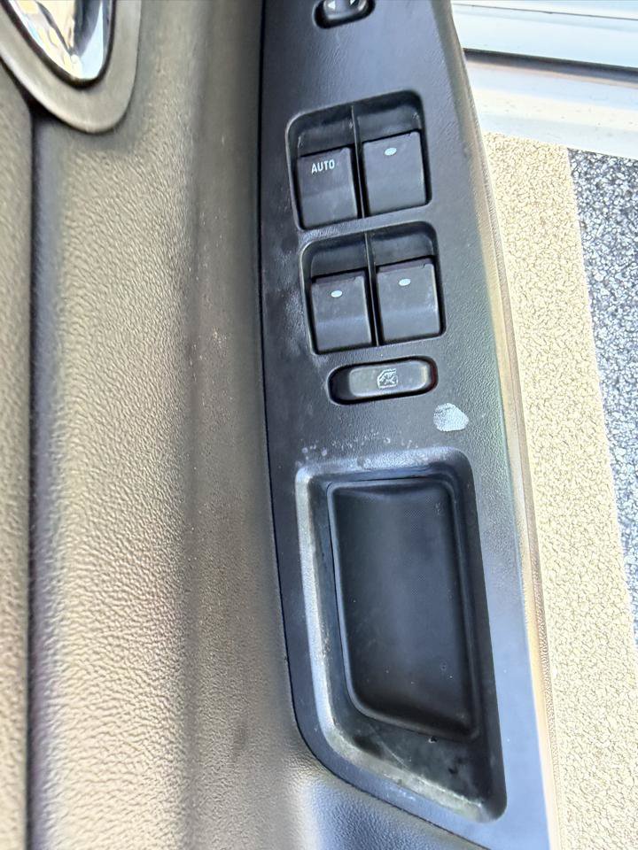 Used 2013 Chevrolet Impala LT w/ LT Sunroof Package FWD image 10