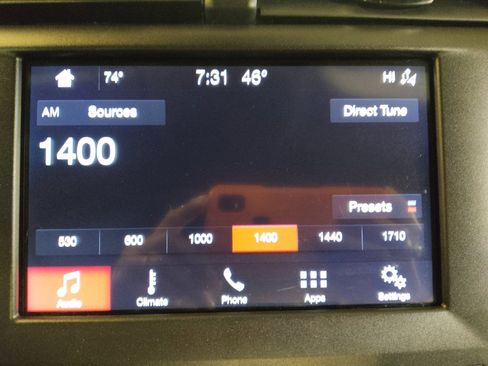 Used 2019 Ford Fusion SE image 25