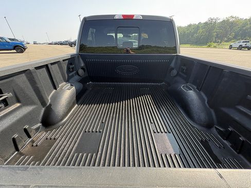 Used 2015 Ford F150 XLT w/ Equipment Group 302A Luxury AWD/4WD image 15