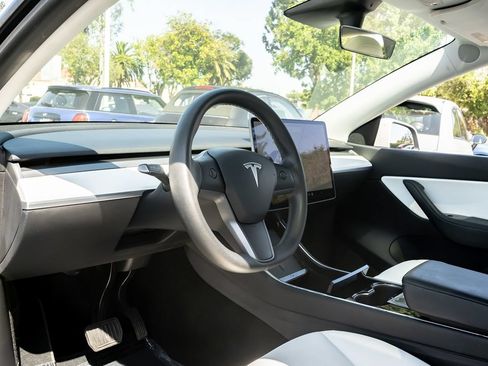 Used 2020 Tesla Model Y Long Range AWD/4WD image 7