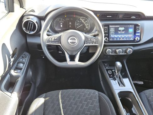 Used 2023 Nissan Kicks SV FWD image 5