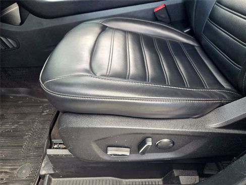 Used 2019 Ford Edge SEL w/ Equipment Group 201A FWD image 22