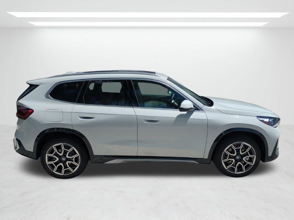New 2027 BMW X1 xDrive28i AWD/4WD image 3