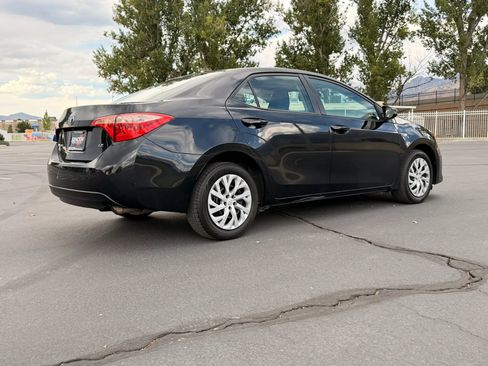 Used 2018 Toyota Corolla LE FWD image 4