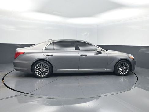 Used 2018 Genesis G90 3.3T Premium RWD image 36