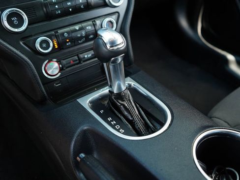 Used 2020 Ford Mustang Coupe RWD image 33