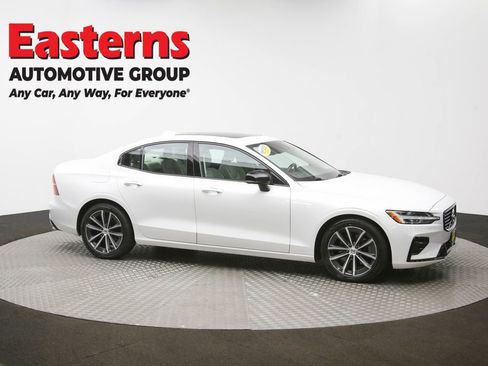 Used 2022 Volvo S60 B5 Momentum image 47