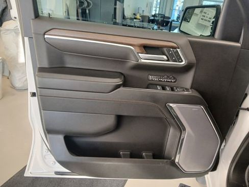 Used 2023 Chevrolet Silverado 1500 High Country w/ High Country Premium Package image 11