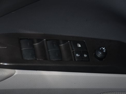 Used 2024 Toyota Camry SE FWD image 10