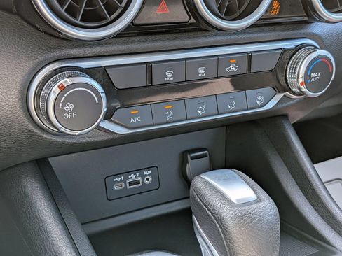 Certified 2023 Nissan Sentra SV FWD image 22
