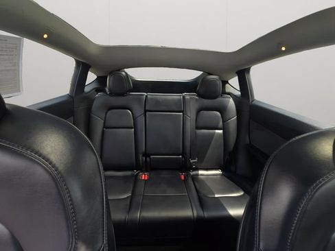 Used 2021 Tesla Model Y Long Range AWD/4WD image 17