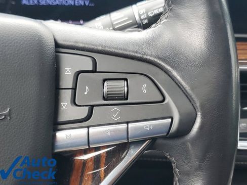 Used 2022 Cadillac Escalade ESV Premium Luxury RWD image 27