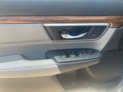 Used 2017 Honda CR-V Touring image 14