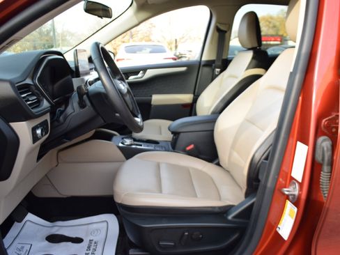 Used 2020 Ford Escape SEL image 21