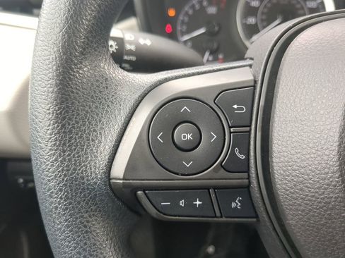 Used 2022 Toyota Corolla LE image 29