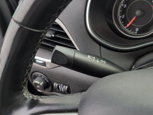 Used 2019 Jeep Cherokee Latitude Plus w/ Cold Weather Group image 21