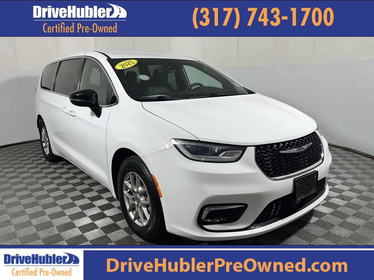 Used 2025 Chrysler Pacifica Select FWD image 1