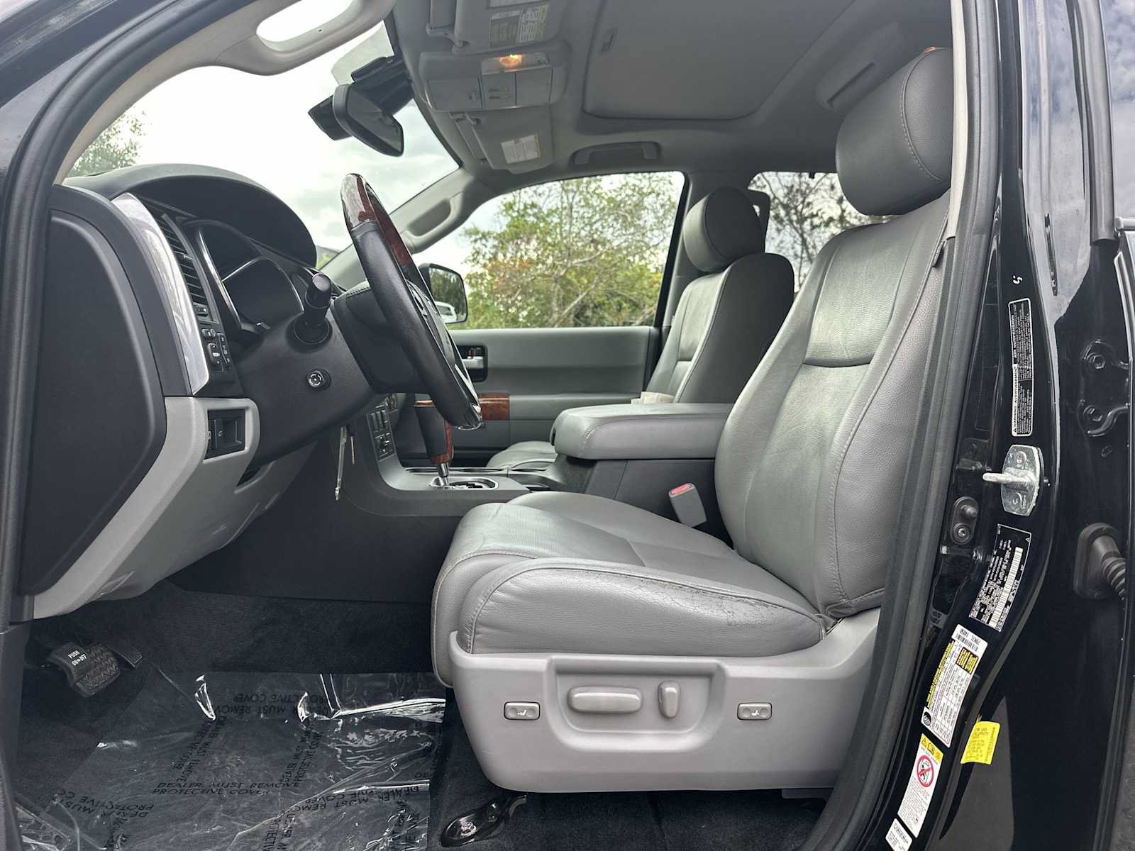 Used 2018 Toyota Sequoia Platinum AWD/4WD image 2