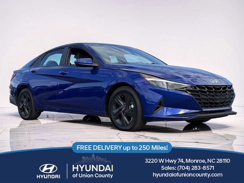 Used 2023 Hyundai Elantra SEL FWD image 1