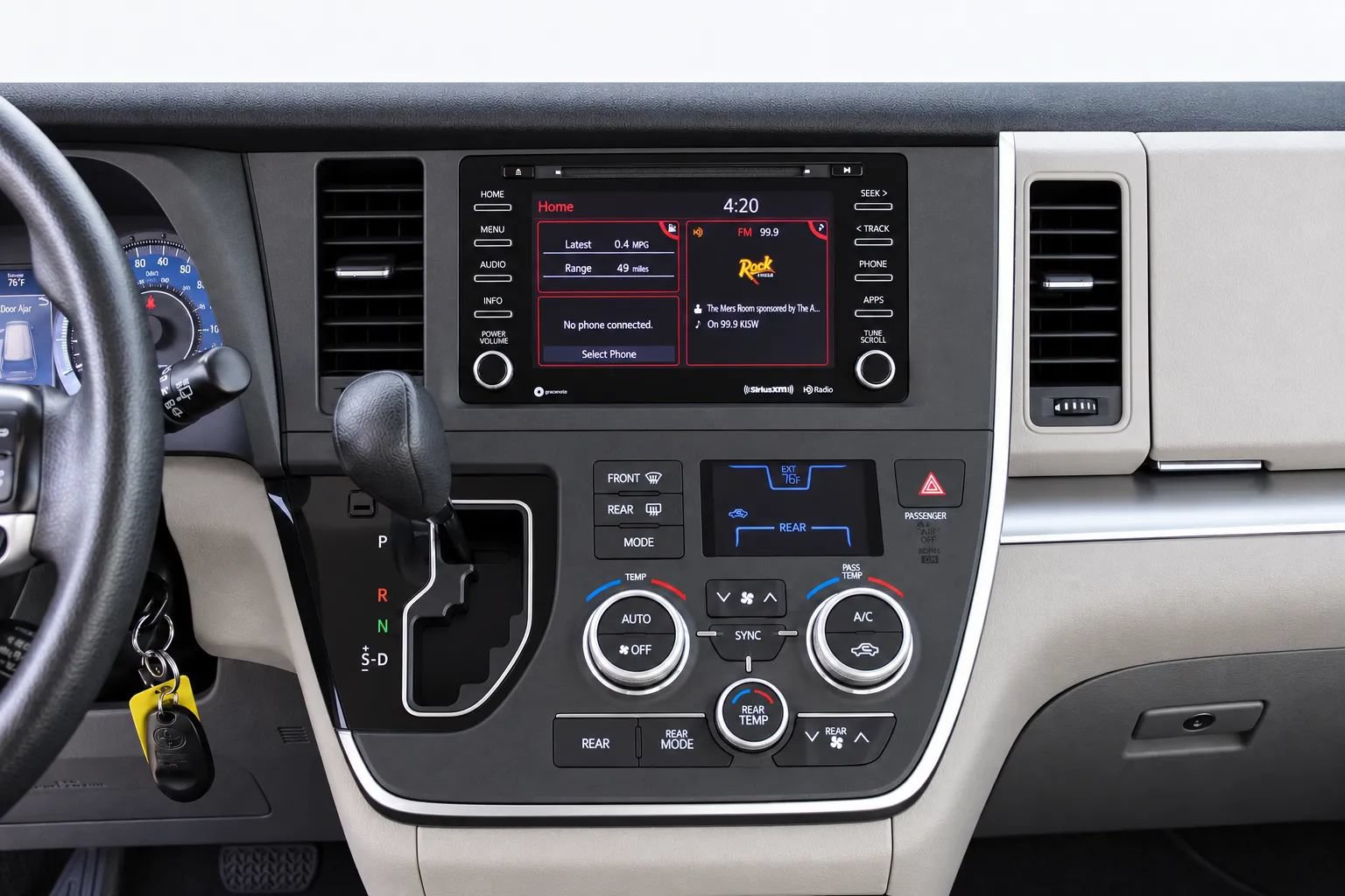 Used 2018 Toyota Sienna LE w/ Carpet Mat Package FWD image 16
