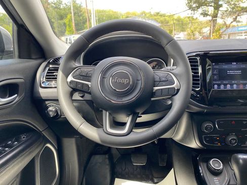 Used 2021 Jeep Compass Latitude AWD/4WD image 14