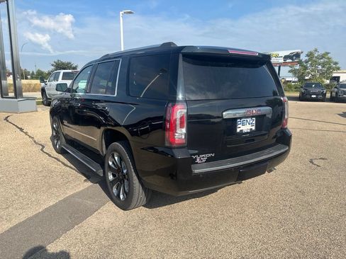 Used 2019 GMC Yukon Denali w/ Denali Ultimate Black Edition AWD/4WD image 6