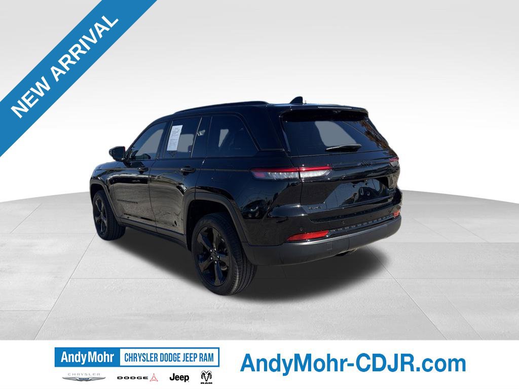Used 2025 Jeep Grand Cherokee Limited w/ Luxury Tech Group II AWD/4WD image 5