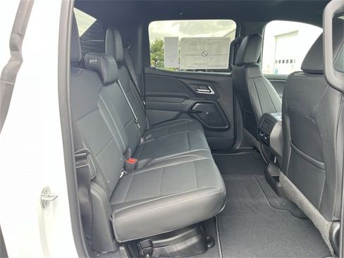 New 2025 Chevrolet Silverado EV LT image 27