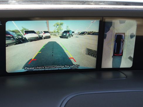 Used 2024 Lincoln Nautilus Reserve w/ Equipment Group 203A image 9