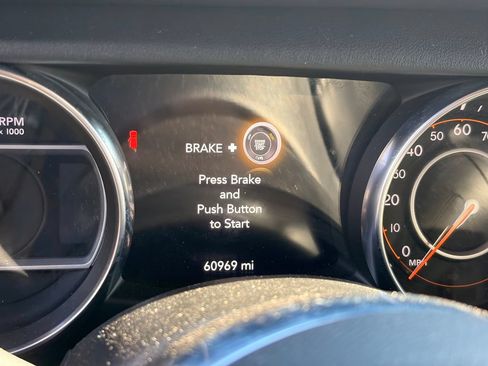 Used 2020 Jeep Wrangler Unlimited Sahara AWD/4WD image 9