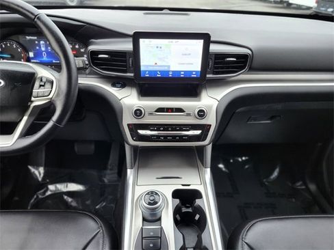 Certified 2022 Ford Explorer XLT w/ Equipment Group 202A image 14