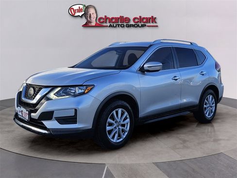 Used 2018 Nissan Rogue SV image 1