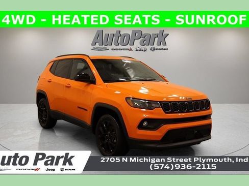 Used 2026 Jeep Compass Latitude w/ Sun and Sound Group AWD/4WD image 3