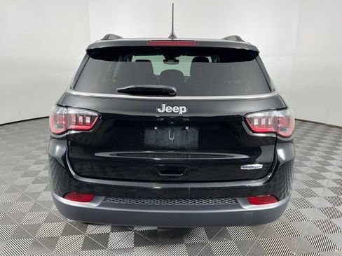 Used 2022 Jeep Compass Latitude FWD image 13