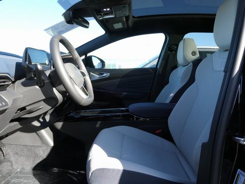 New 2025 Volkswagen ID.4 Pro S image 28