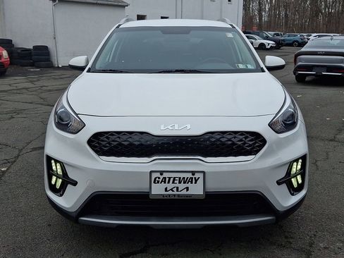 Certified 2022 Kia Niro LX image 3