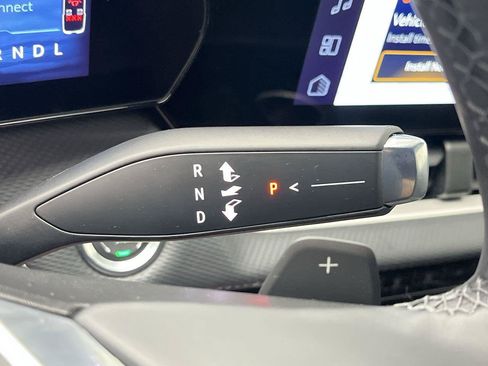 Used 2026 Chevrolet Equinox LT w/ Safety and Technology Package FWD image 23