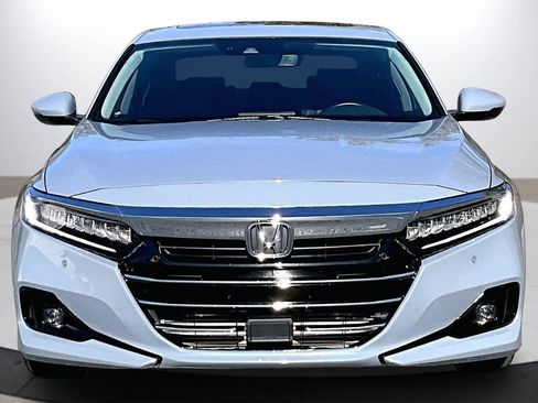 Used 2022 Honda Accord Touring image 3